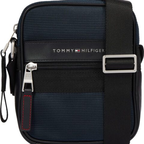 AM0AM07232DW5_F-lowres